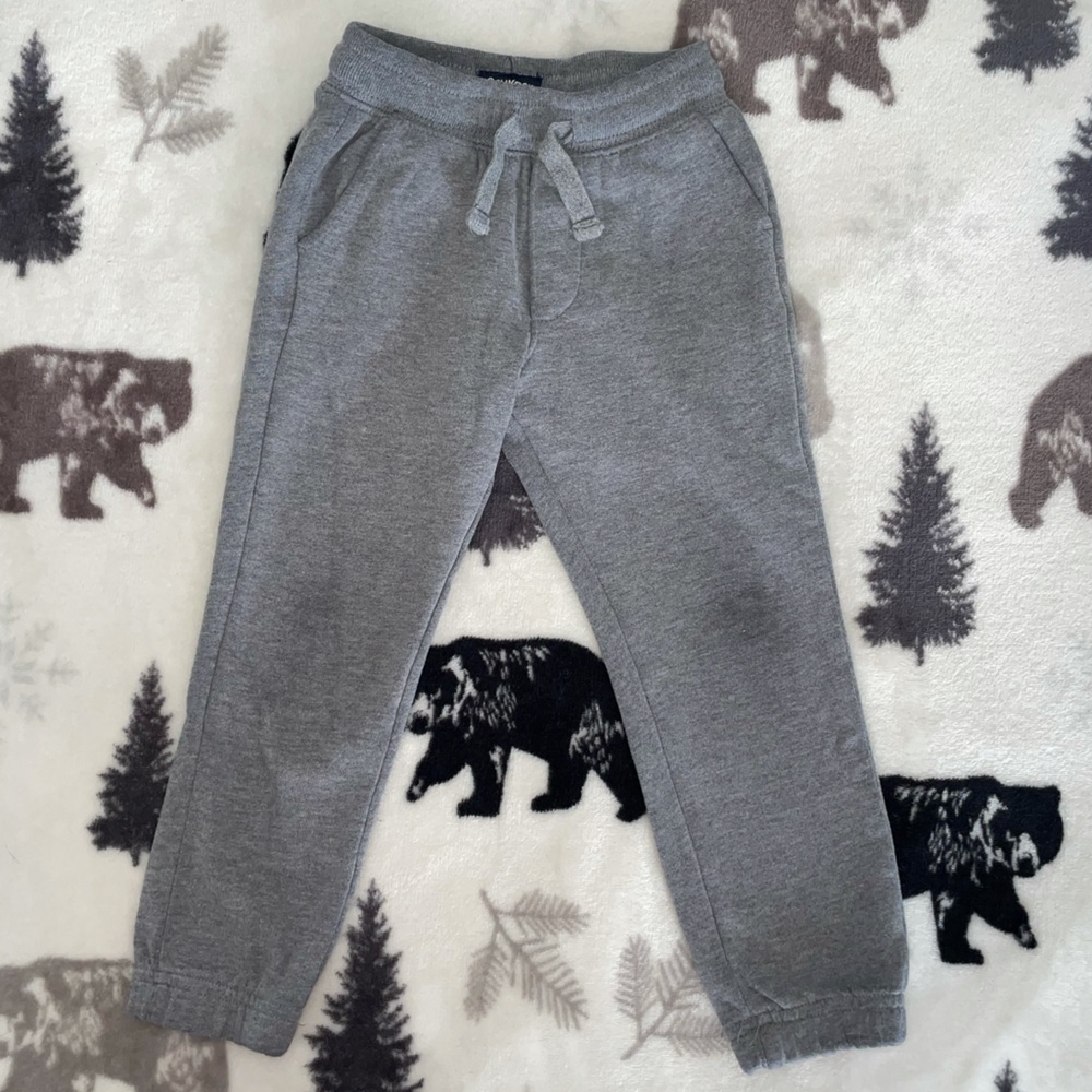 ❄️4T Sweatpants❄️ - Picture 6 of 10